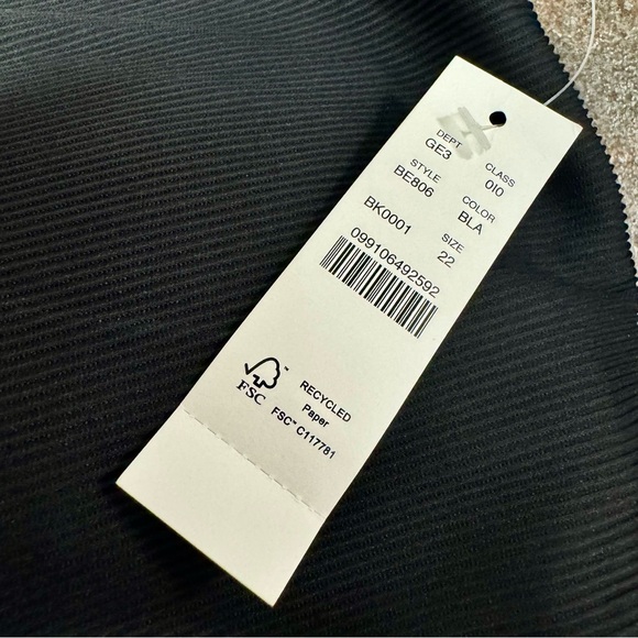 NEW J. Crew Active Ribbed Long Sleeve One Piece Swimsuit Rash Guard Black 22 NWT - Picture 6 of 11